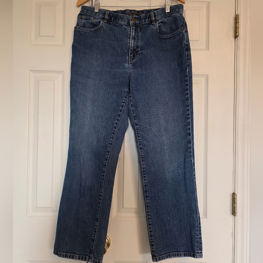 Classic Ralph Lauren Light Blue Wash, Boot Cut Mid-Rise Women's Jeans, Size 12